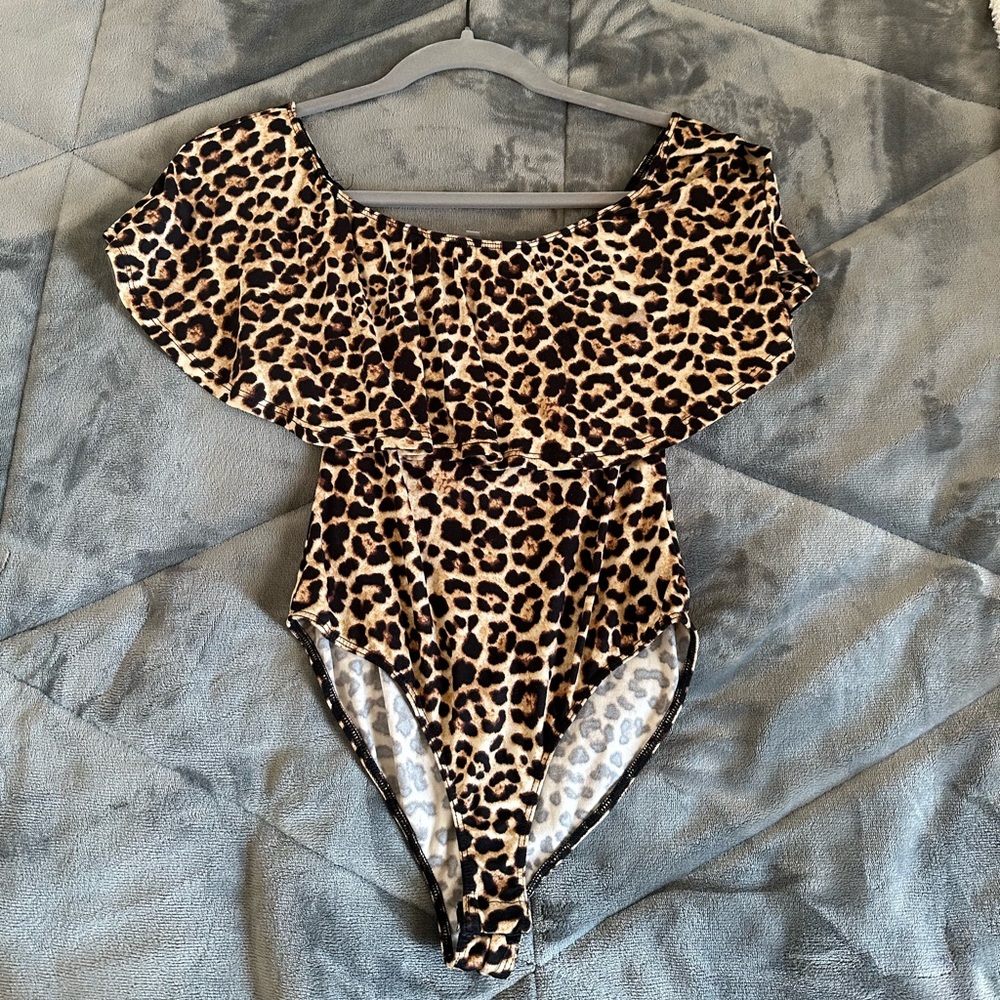 Off the shoulder cheetah print bodysuit